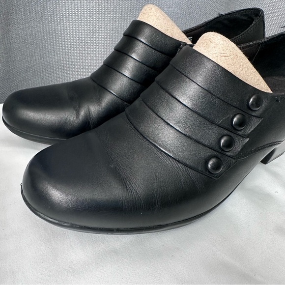 CLARKS INGALLS FALLS WOMENS SLIP-ON SHOES/ Size: 9 - Picture 2 of 15